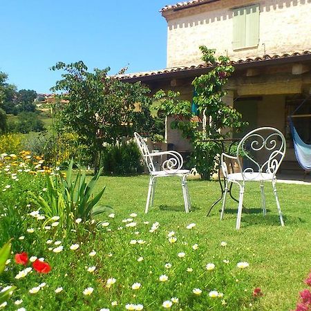 Poggio Dei Prugnoli Bed & Breakfast Tavoleto Ngoại thất bức ảnh