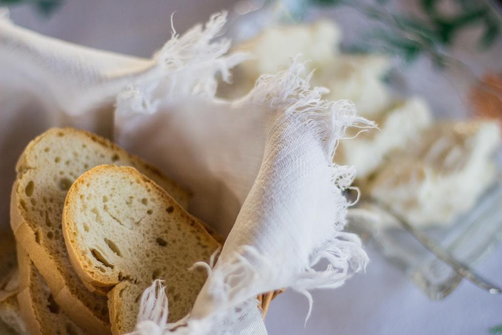 Poggio Dei Prugnoli Bed & Breakfast Tavoleto Ngoại thất bức ảnh
