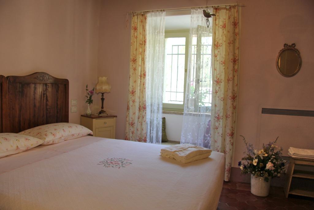Poggio Dei Prugnoli Bed & Breakfast Tavoleto Ngoại thất bức ảnh