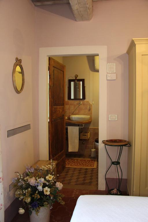 Poggio Dei Prugnoli Bed & Breakfast Tavoleto Ngoại thất bức ảnh